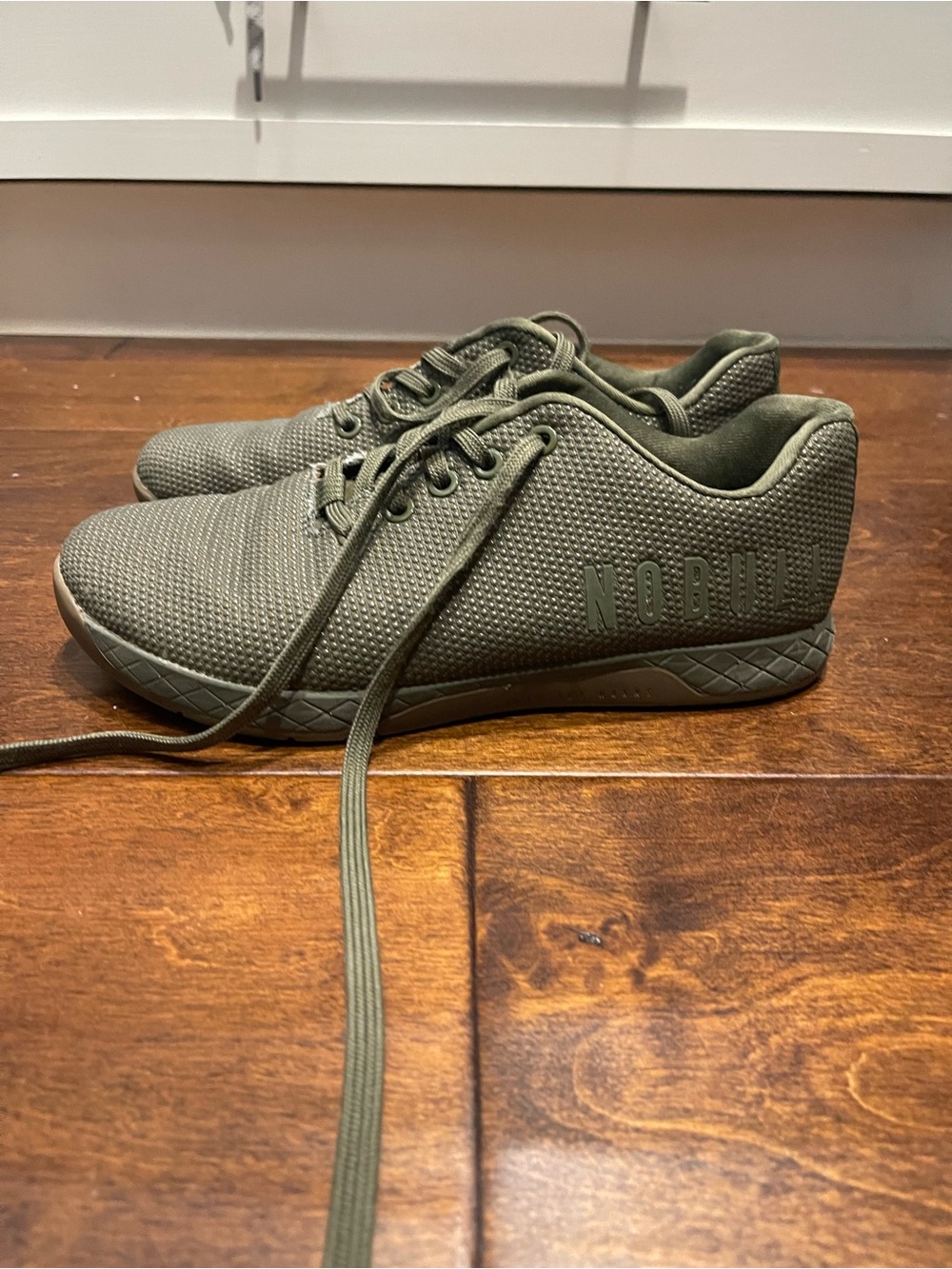 Nobull Women’s Trainer — Olive Green